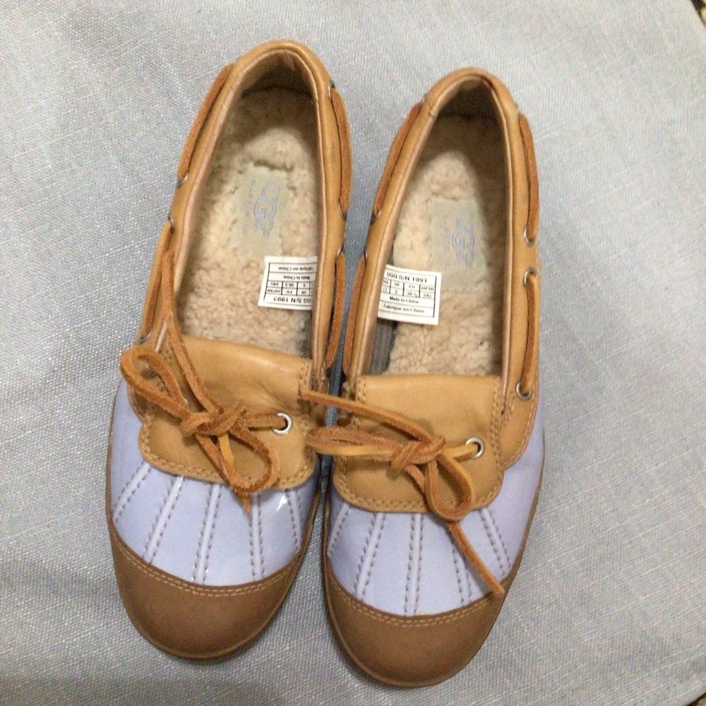 UGG Moccasin like new size 7.5